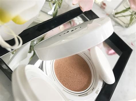 chanel le blanc oil-in-cream compact foundation ร ว ว